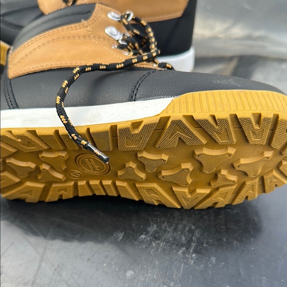 Wonder Nation boys winter boots size 12 - Picture 4 of 7